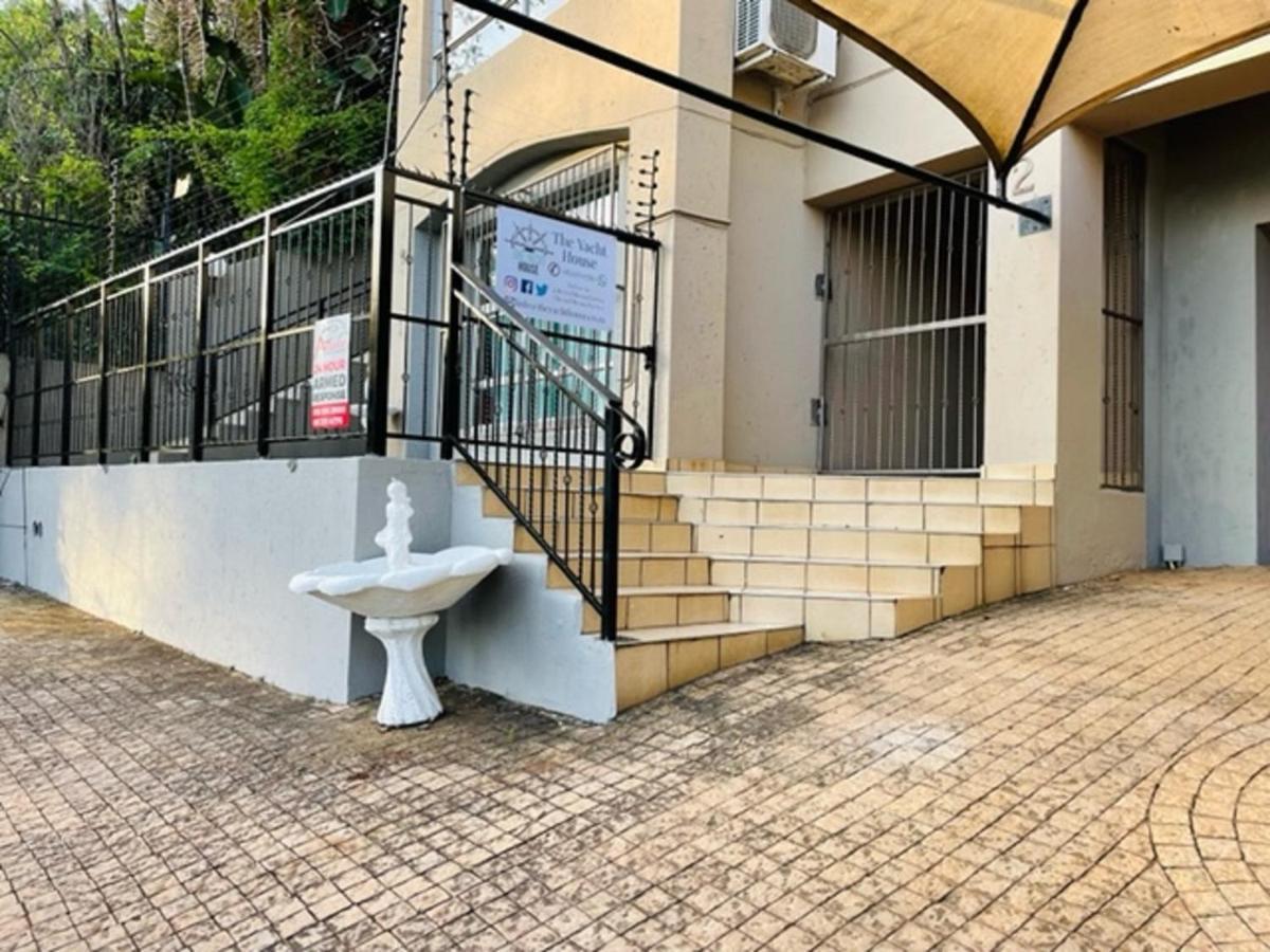 The Yacht House Hotel Hartbeespoort Exterior photo