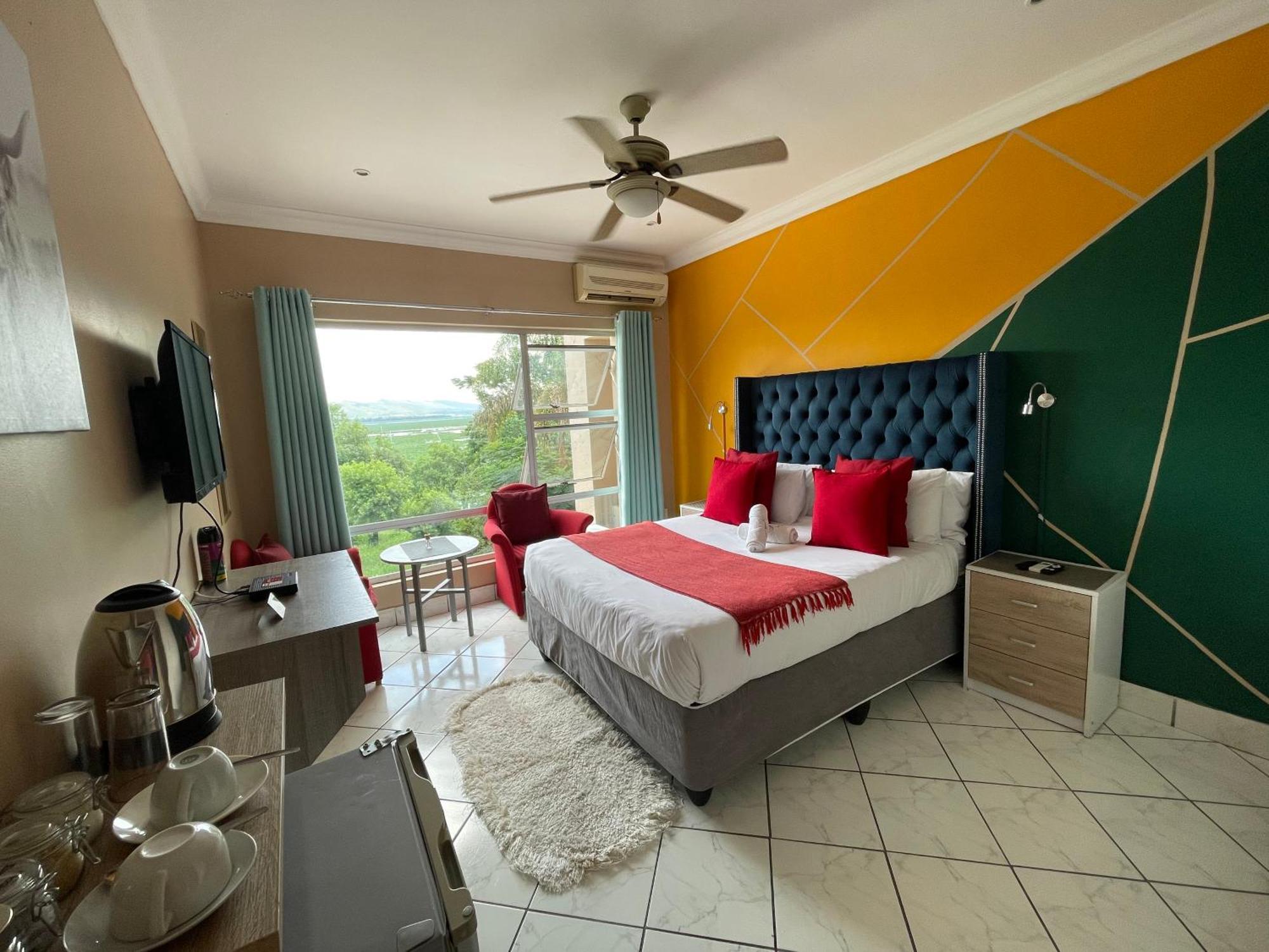The Yacht House Hotel Hartbeespoort Exterior photo